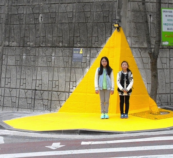 횡단보도에 옐로카펫이 설치된 모습. 사진=한국교통안전공단 블로그