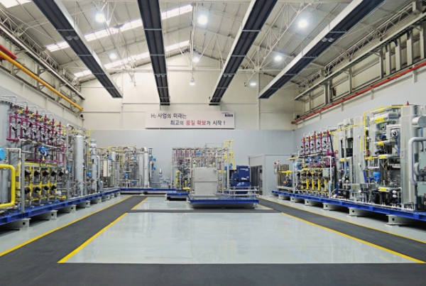현대로템 수소추출기 공장 ‘H2설비조립센터’ 내부=사진/현대로템 제공