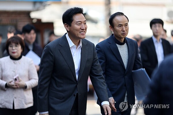 오세훈 시장이 화랑주택 현장을 점검하는 모습 [사진=연합뉴스]