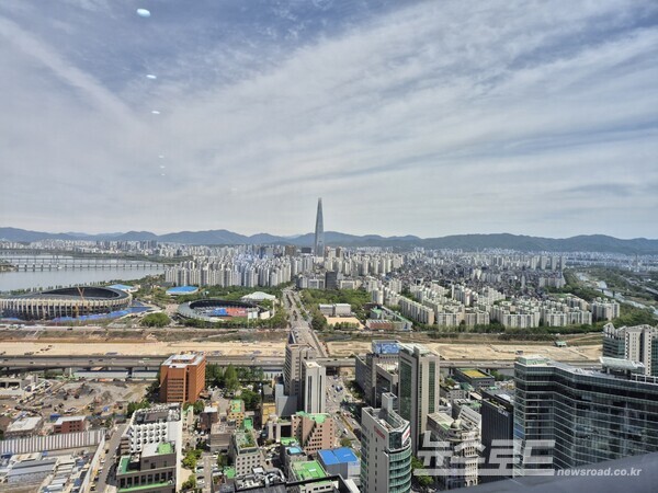 서울 강남구 삼성동에서 바라본 잠실 일대 [사진=뉴스로드]