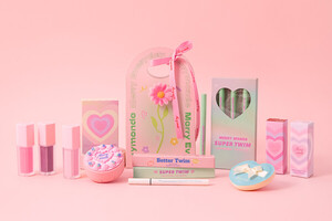 메리몽드, 한정 플라워 패키지 '5월 로즈 메이크업 기획세트' 론칭 - 뉴스 썸네일 이미지